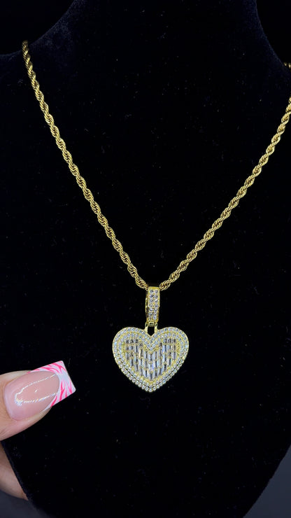 HEART BAGUETTE NECKLACE