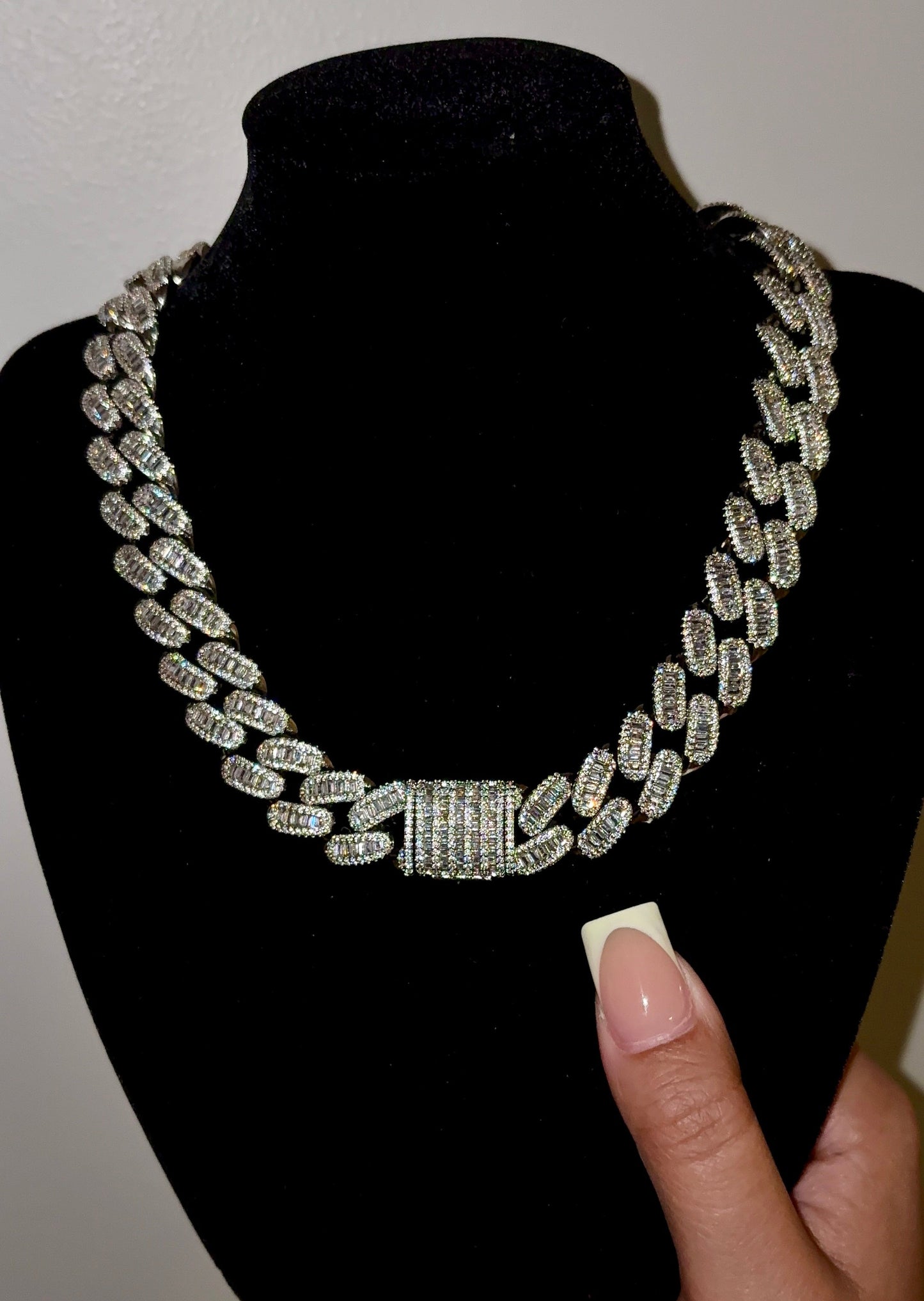 LUXE LOCK CUBAN CHAIN