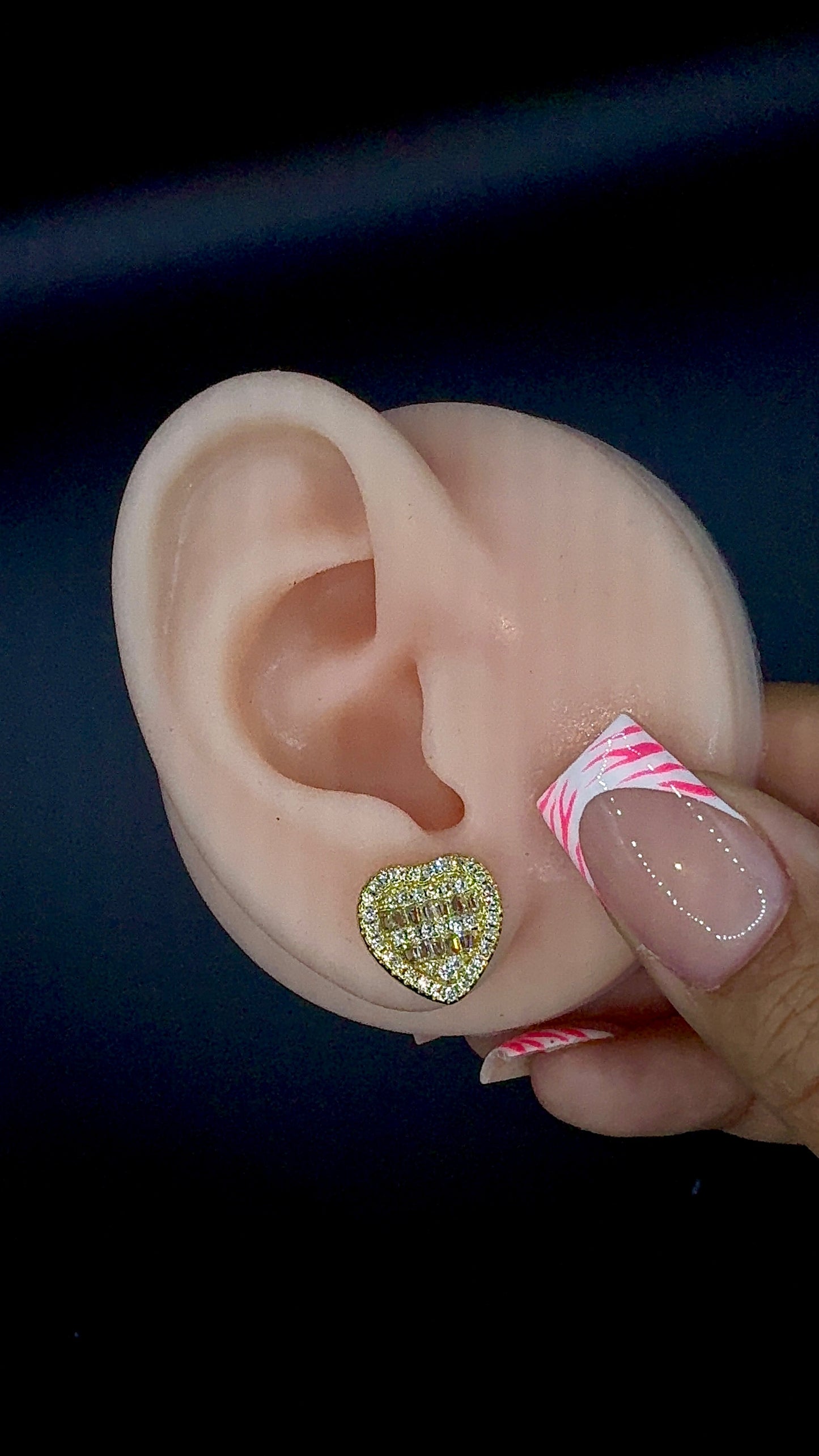 HEART BAGUETTE EARRINGS